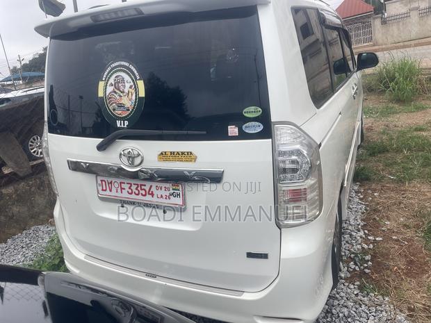 Toyota Voxy 2012 White