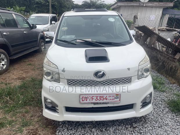 Toyota Voxy 2012 White
