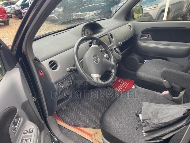 Toyota Sienta 2012 Pearl