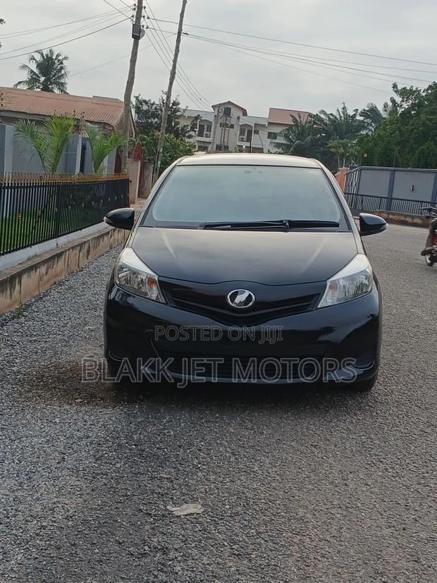 Toyota Vitz 2014 Black