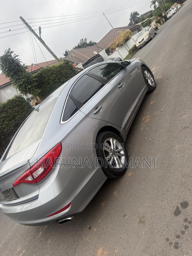Hyundai Sonata Sport 2.0T Sedan FWD (2.0L 4cyl 6A) 2017