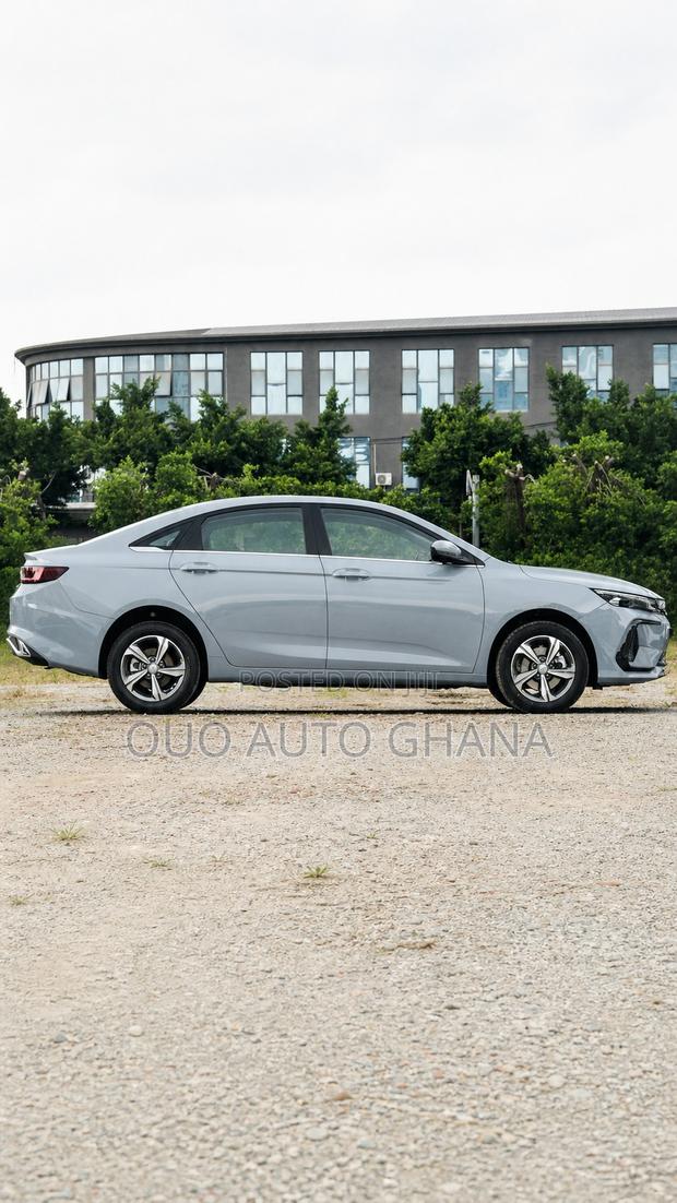 Geely Emgrand EC7 2024 Gray