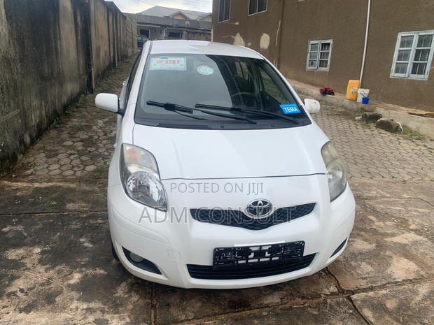 Toyota Yaris SE Hatchback 5dr 2012 White