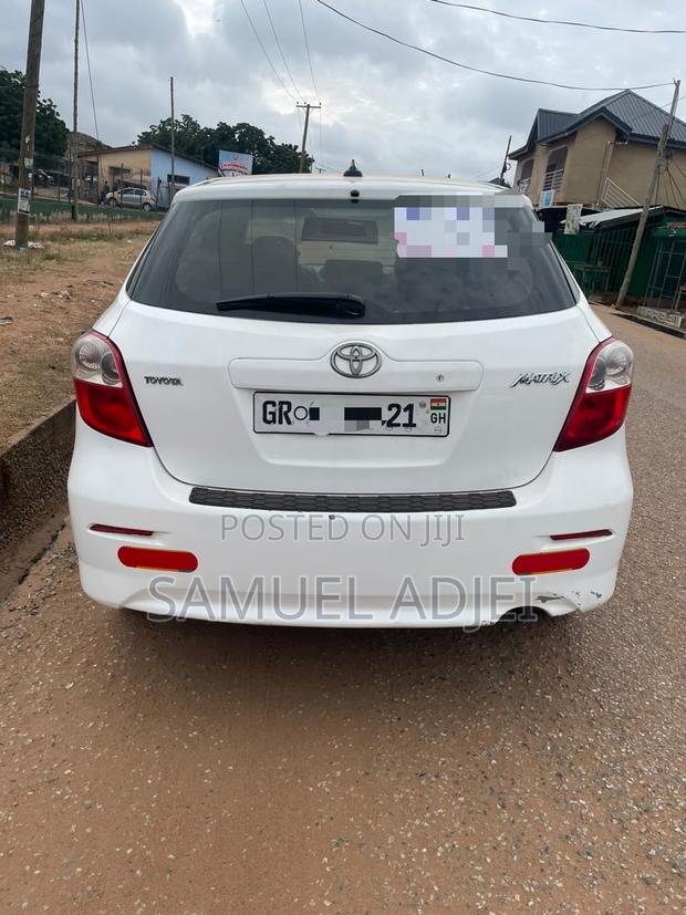 Toyota Matrix 2010 White
