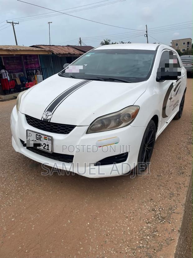 Toyota Matrix 2010 White