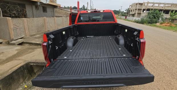 Toyota Tundra 2024 Red