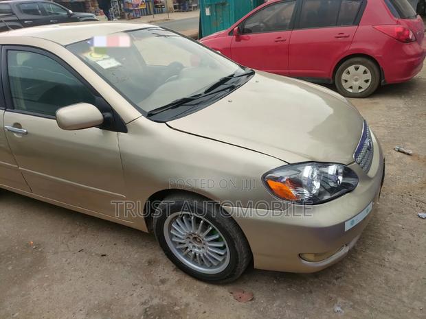 Toyota Corolla 2006 Gold