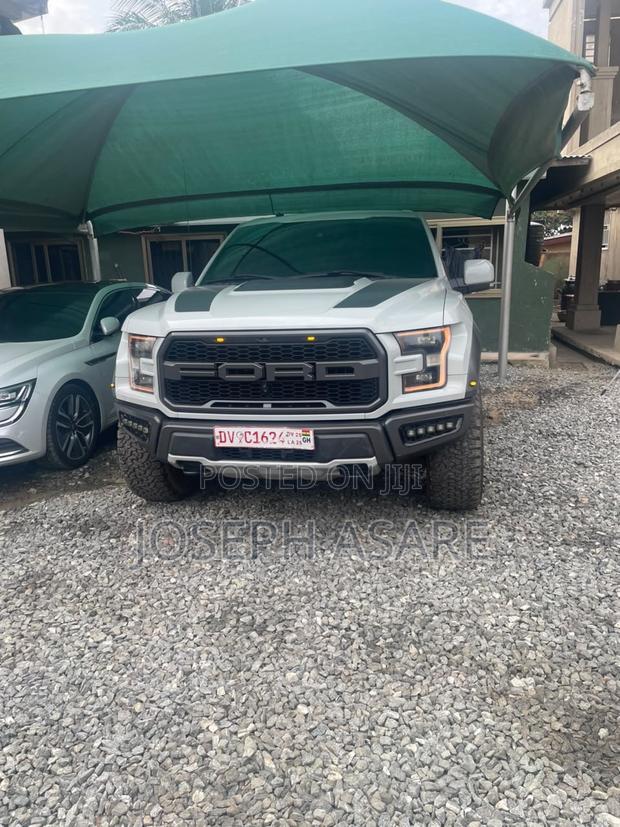 Ford F-150 Raptor 4x4 SuperCab Styleside 5.5 ft. box 133 in. WB 2018