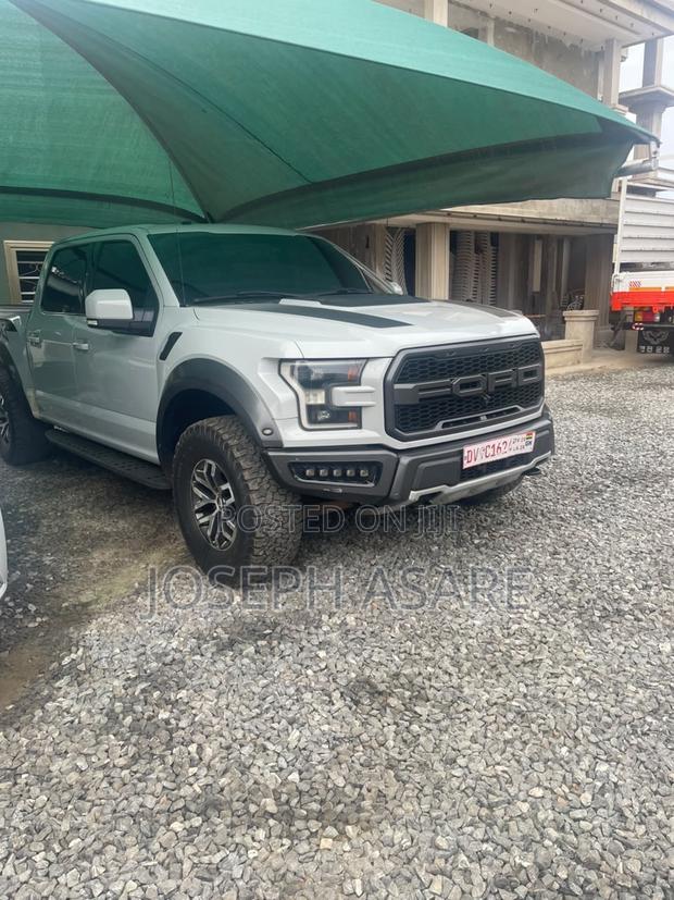 Ford F-150 Raptor 4x4 SuperCab Styleside 5.5 ft. box 133 in. WB 2018