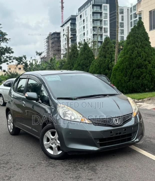 Honda Fit Automatic 2011 Gray