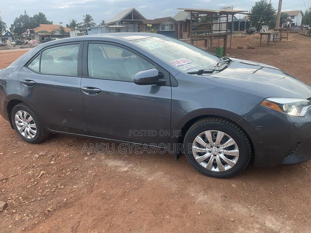 Toyota Corolla 2015 Pearl
