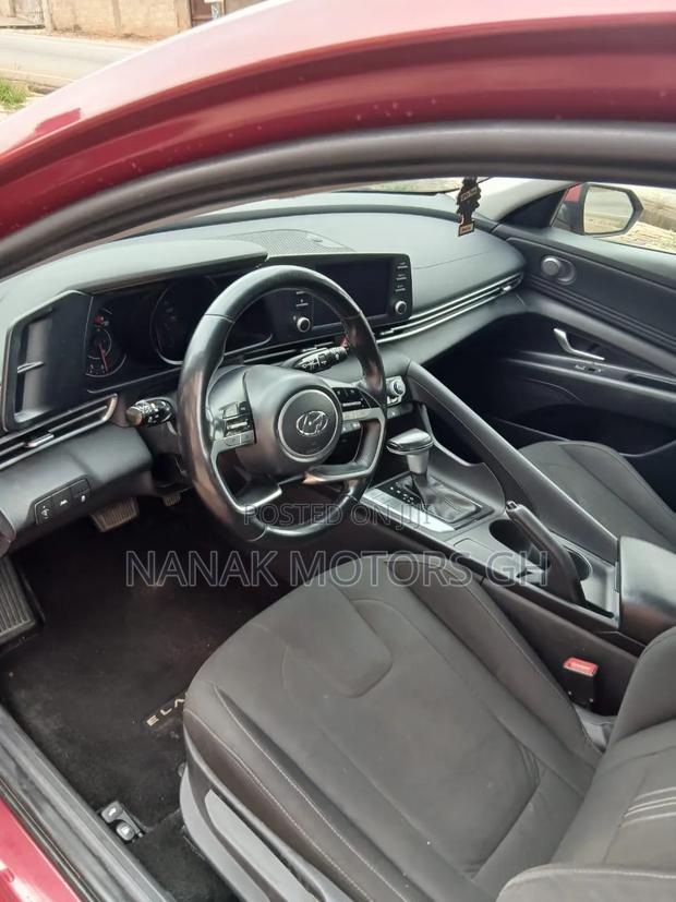 Hyundai Elantra SEL 2021 Red