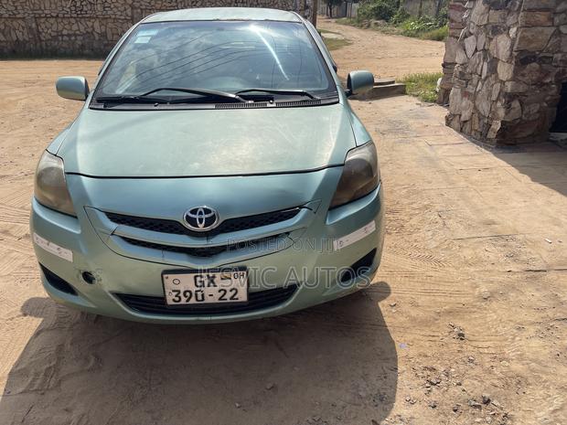 Toyota Belta 2010 Blue