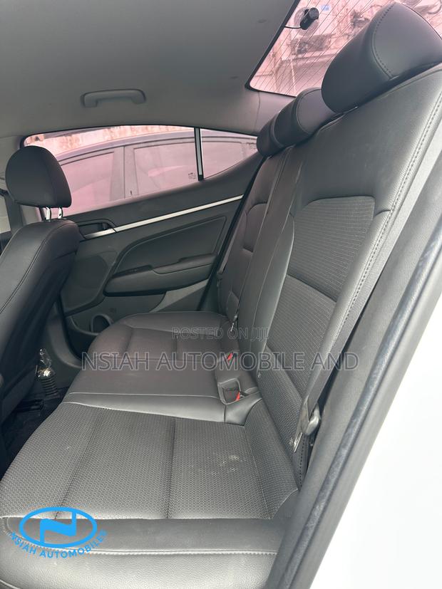 Hyundai Avante 2018 White
