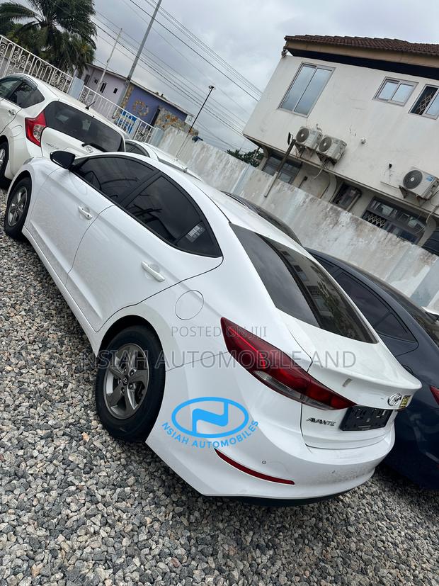 Hyundai Avante 2018 White