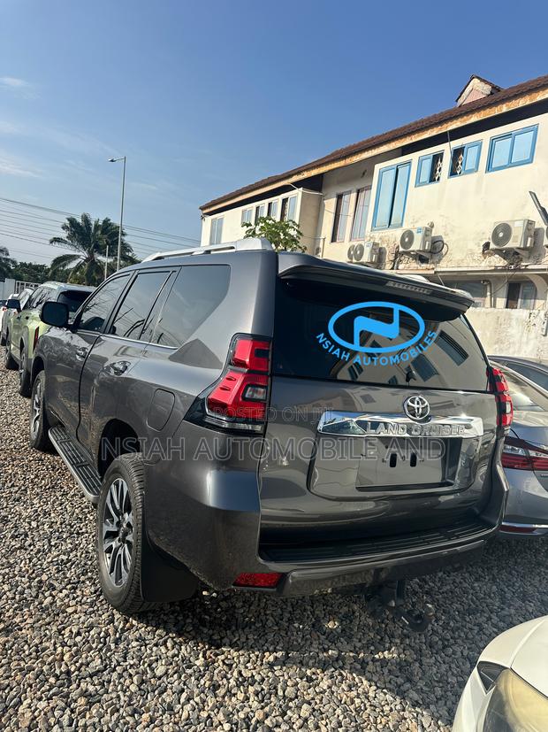 New Toyota Land Cruiser Prado 2023 Gray