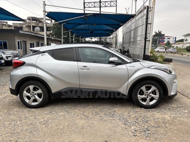 Toyota C-HR 2018 Silver