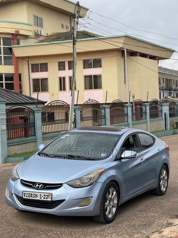 Hyundai Elantra Limited Sedan FWD (1.8L 4cyl 6A) 2013 Blue