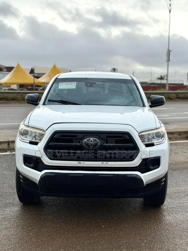 Toyota Tacoma 2018 White