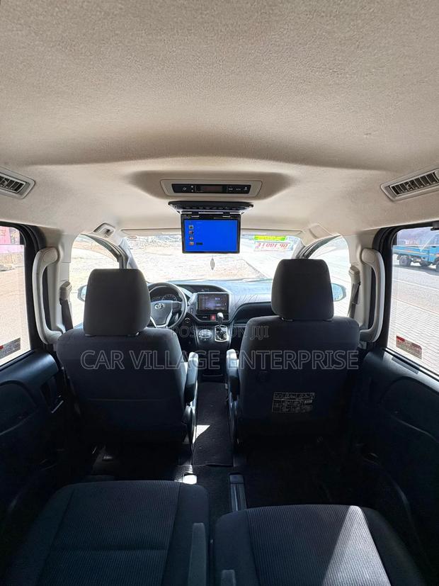 Toyota Voxy 2015 Black