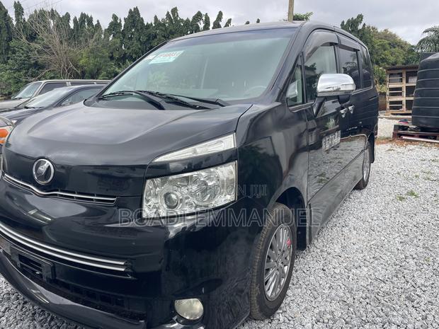 Toyota Voxy 2012 Black