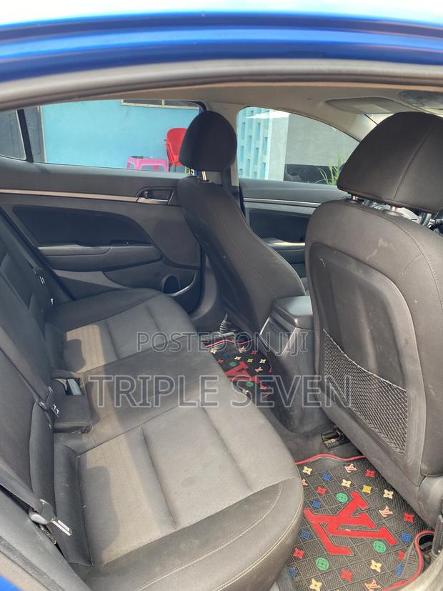 Hyundai Elantra 2017 Blue