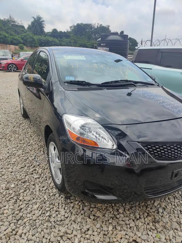 Toyota Yaris 2015 Black
