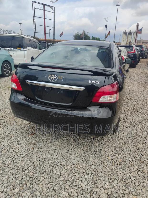 Toyota Yaris 2015 Black