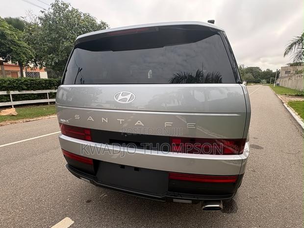Hyundai Santa Fe SEL 2024 Silver