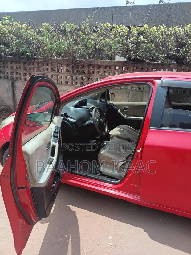 Toyota Vitz 1.3 AWD 5dr 2010 Red