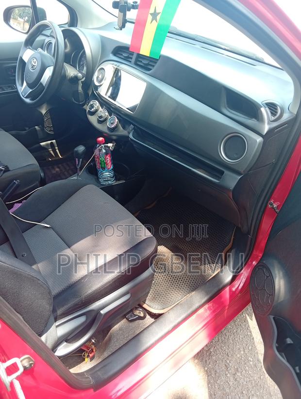 Toyota Vitz 1.0 FWD 5dr 2013 Red