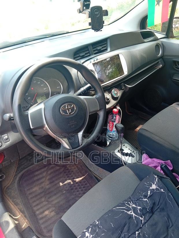 Toyota Vitz 1.0 FWD 5dr 2013 Red