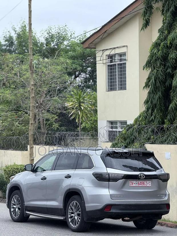 Toyota Highlander 2017 Silver