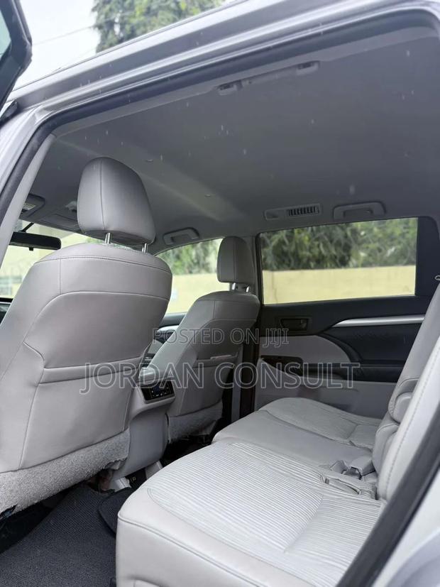 Toyota Highlander 2017 Silver