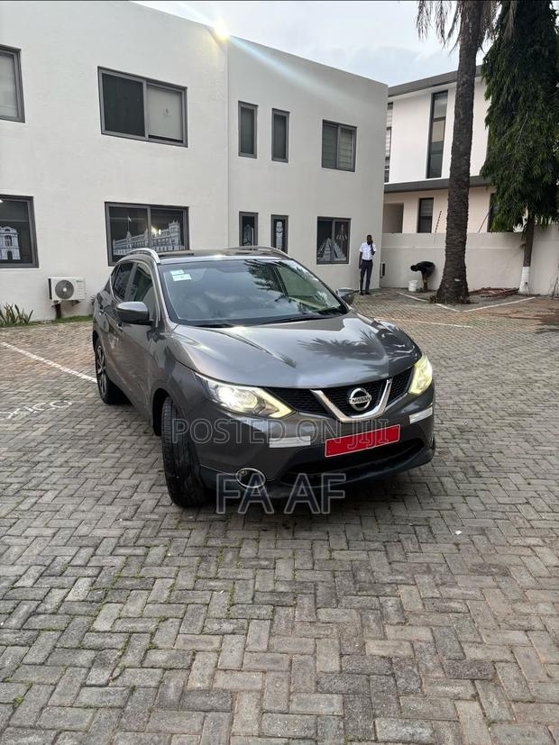 Nissan Qashqai 2015 Gray