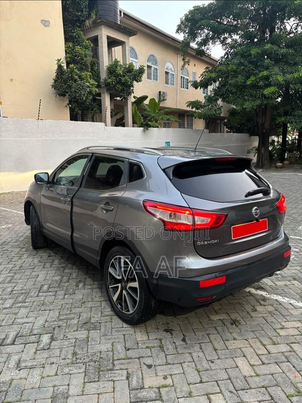 Nissan Qashqai 2015 Gray