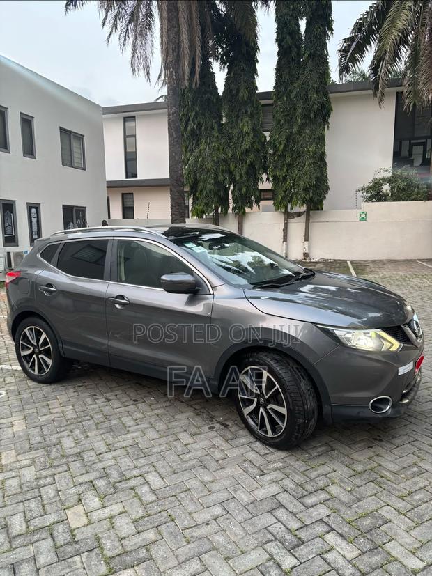 Nissan Qashqai 2015 Gray