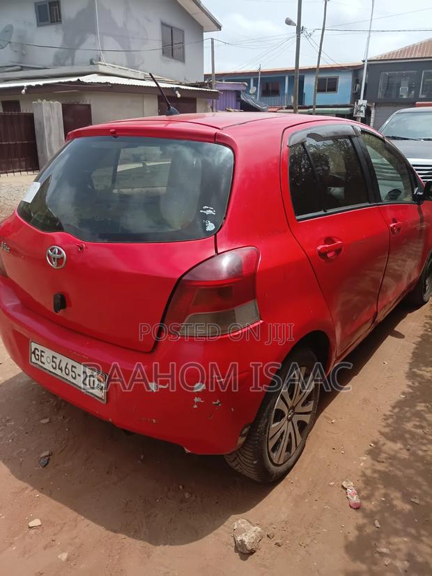 Toyota Vitz 1.3 AWD 5dr 2010 Red