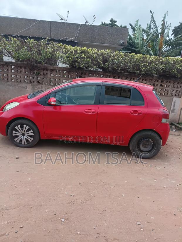 Toyota Vitz 1.3 AWD 5dr 2010 Red