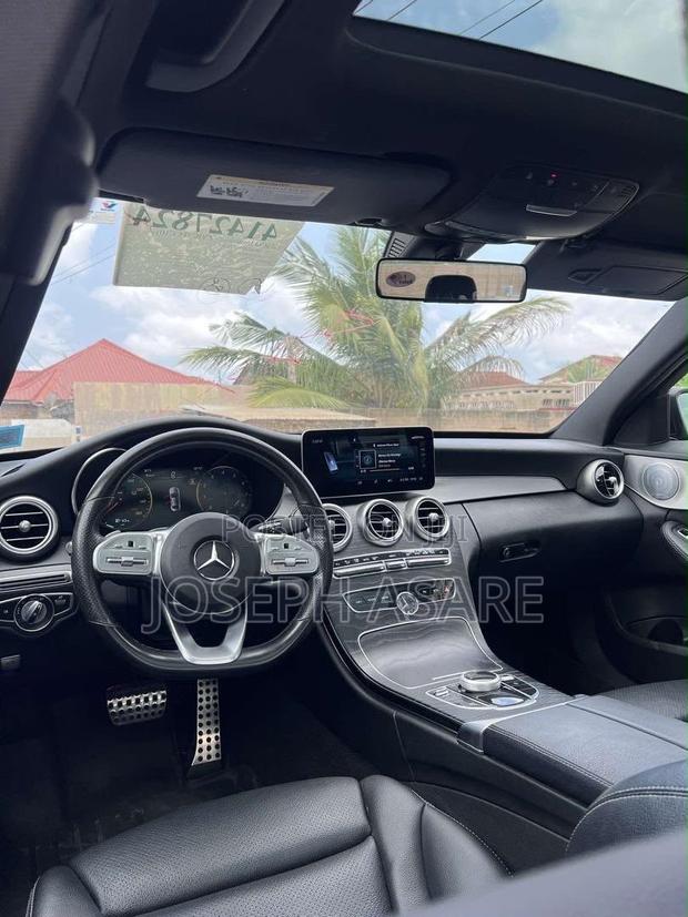 Mercedes-Benz C300 2020 Red
