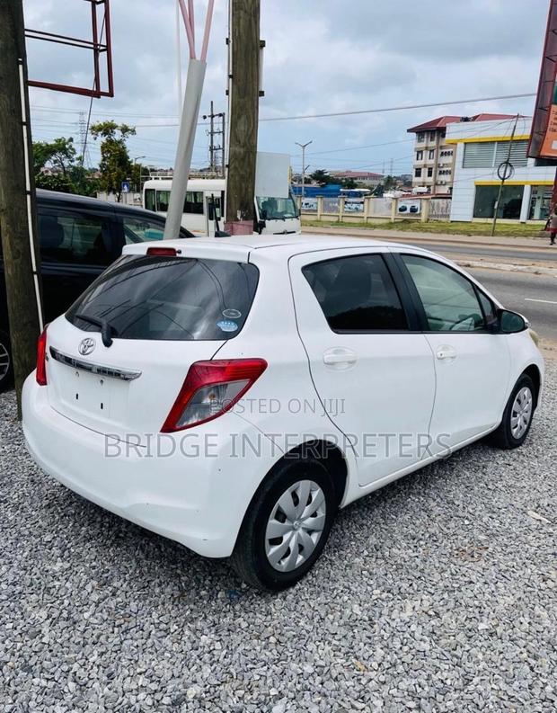 Toyota Vitz 2011 White