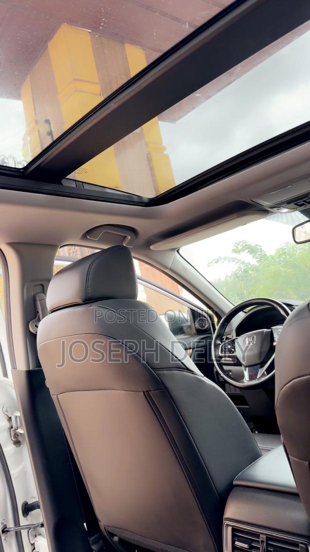Honda CR-V Touring AWD 2018 White