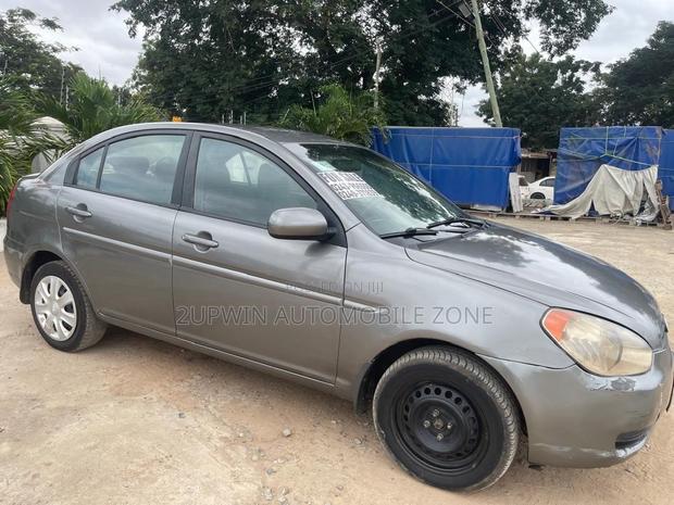 Hyundai Accent 2010 Gray