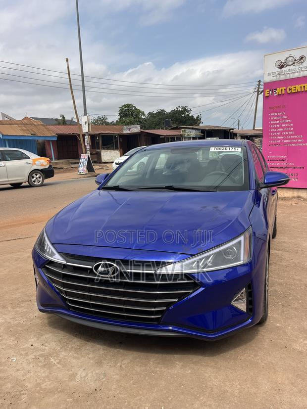 Hyundai Elantra 2019 Blue