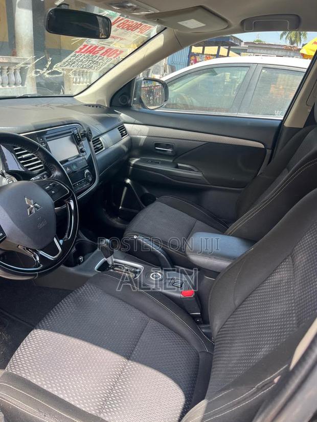Mitsubishi Outlander 2.4 PHEV AWD 2016 Black