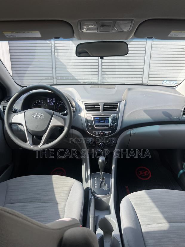 Hyundai Accent SE Sedan 2017 Red