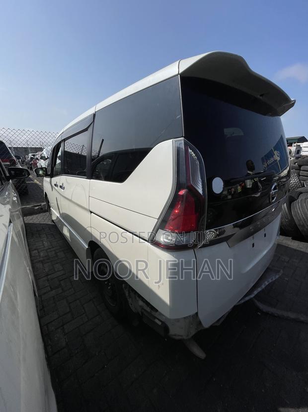 Nissan Serena 2017 White
