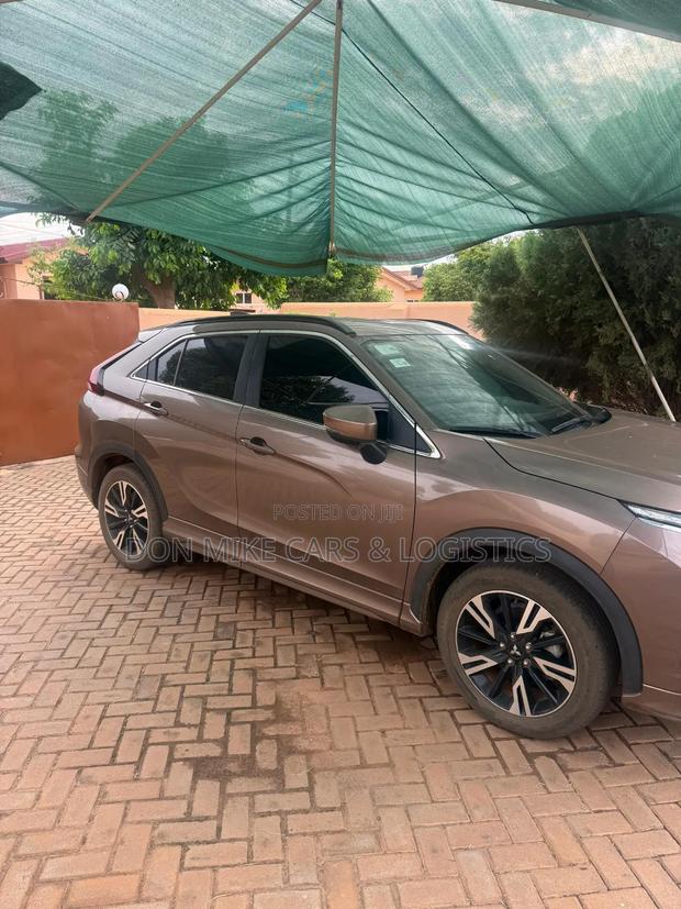 Mitsubishi Eclipse Cross 2023 Gray