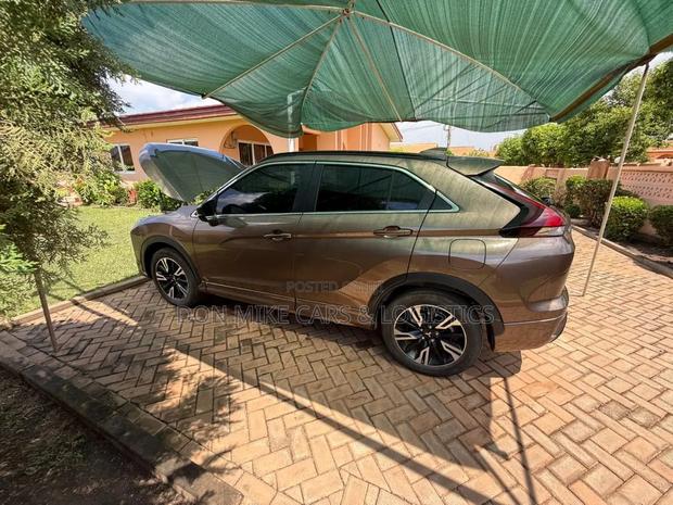 Mitsubishi Eclipse Cross 2023 Gray
