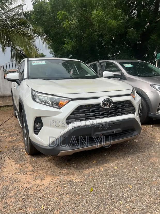 Toyota RAV4 2023 White